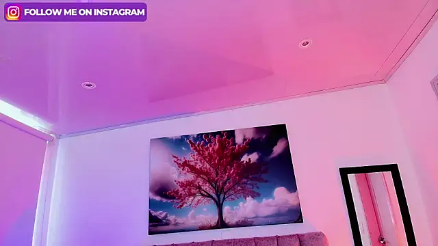 Emma monserrat online show from September 29, 2025, 8:13 pm