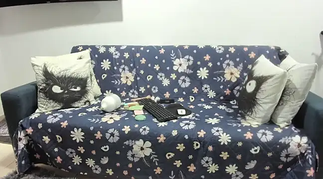 Emma Jnes online show from March 12, 2025, 10:28 pm