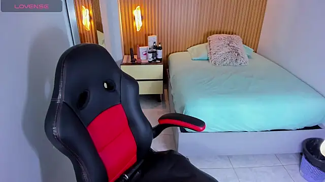 Snapshot of LUCYAMARS1 chatting on October 28, 2025, 12:41 pm LUCYAMARS1 online show from October 28, 2025, 12:41 pm