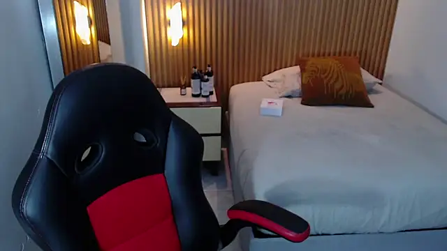 Snapshot of LUCYAMARS1 chatting on November 7, 2025, 12:27 pm LUCYAMARS1 online show from November 7, 2025, 12:27 pm