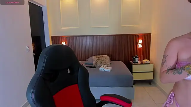 Snapshot of LUCYAMARS1 chatting on November 27, 2025, 12:40 pm LUCYAMARS1 online show from November 27, 2025, 12:40 pm