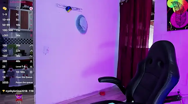 Snapshot of Sharon_hils chatting on December 6, 2024, 7:34 pm Sharon hils online show from December 6, 2024, 7:34 pm