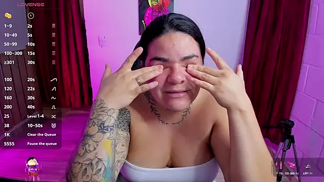 Snapshot of Sharon_hils chatting on January 27, 2025, 2:57 pm Sharon hils online show from January 27, 2025, 2:57 pm