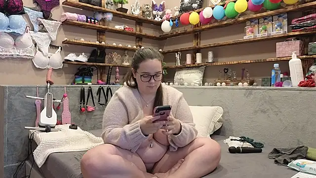 Snapshot of Kimberly-Caprice chatting on February 13, 2025, 8:38 am Kimberly-Caprice online show from February 13, 2025, 8:38 am