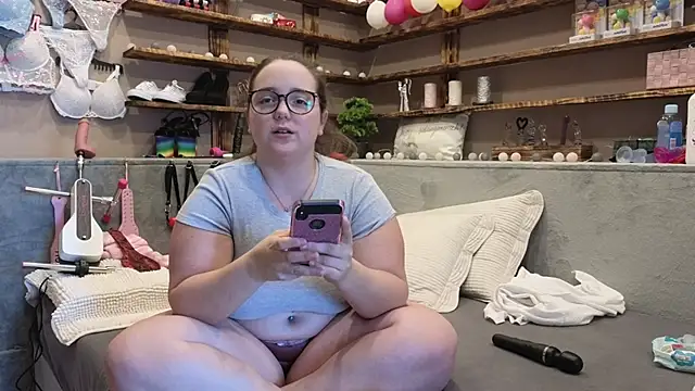 Snapshot of Kimberly-Caprice chatting on February 25, 2025, 11:30 am Kimberly-Caprice online show from February 25, 2025, 11:30 am