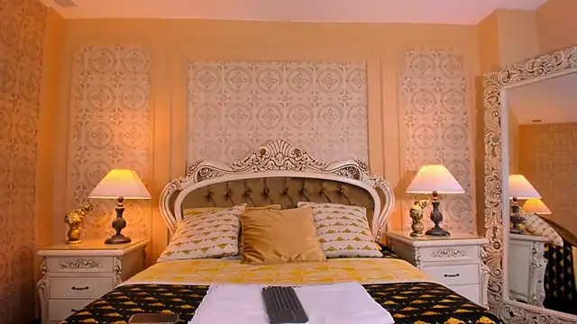 OrianaRodhes online show from February 18, 2025, 9:42 pm
