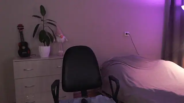 SarahSweetie online show from February 13, 2026, 3:41 pm