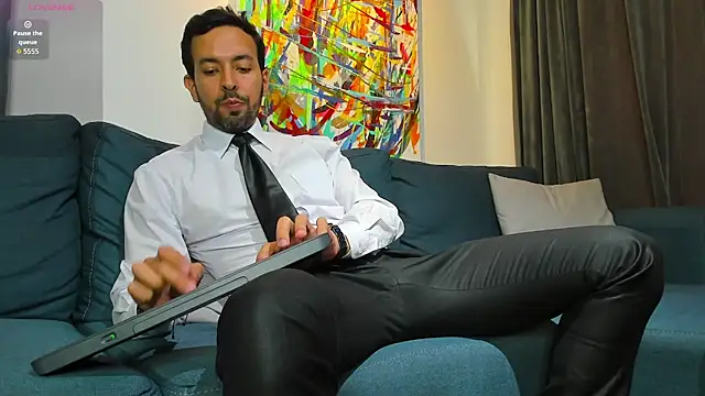 tommy raym0ndg online show from October 14, 2025, 7:47 pm