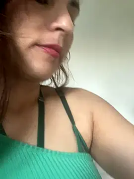 Snapshot of Chanel_shaw chatting on October 18, 2025, 3:13 pm Chanel shaw online show from October 18, 2025, 3:13 pm