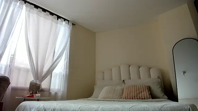 Snapshot of evely_coelloo chatting on November 11, 2025, 5:46 pm evely coelloo online show from November 11, 2025, 5:46 pm