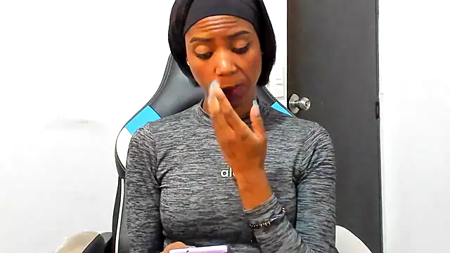 Kalua Brown online show from April 21, 2026, 3:17 pm