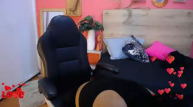 scarlet-foox online show from March 14, 2025, 12:18 pm