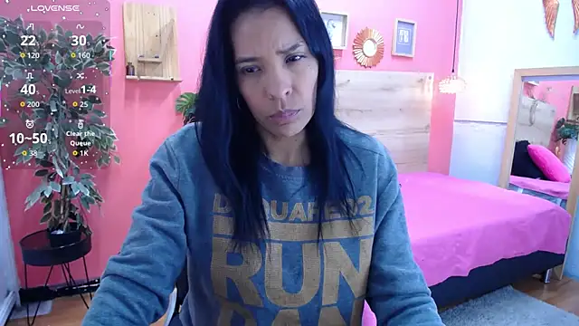 scarlet-foox online show from September 10, 2025, 11:54 am