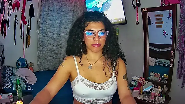 NicollWilliams 420 online show from February 11, 2025, 5:37 am