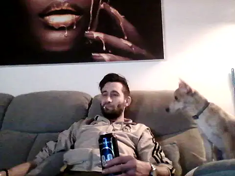 Snapshot of Bigkisslove chatting on February 10, 2026, 12:37 am Bigkisslove online show from February 10, 2026, 12:37 am