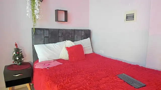 kitty myers online show from December 2, 2025, 2:12 pm