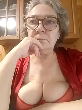 IrinaSweet54 online show from June 15, 2026, 8:27 am