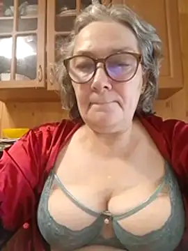 IrinaSweet54 online show from July 27, 2026, 10:11 am