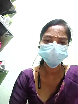 anusiya01 online show from October 6, 2025, 5:54 pm