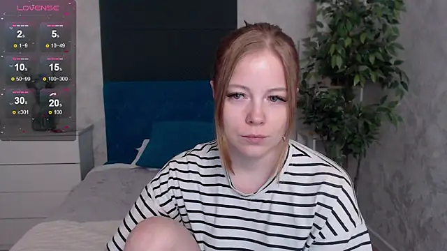 Snapshot of JennyyHot chatting on February 9, 2026, 5:00 am JennyyHot online show from February 9, 2026, 5:00 am