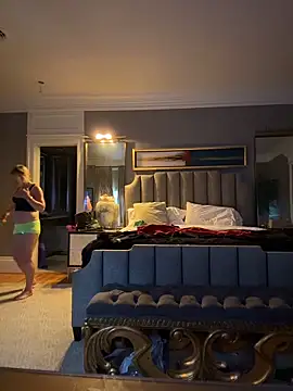 Snapshot of camdanz777 chatting on October 17, 2025, 12:41 pm camdanz777 online show from October 17, 2025, 12:41 pm