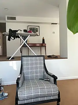 Snapshot of camdanz777 chatting on October 28, 2025, 7:49 pm camdanz777 online show from October 28, 2025, 7:49 pm