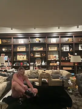 Snapshot of camdanz777 chatting on October 31, 2025, 2:01 am camdanz777 online show from October 31, 2025, 2:01 am