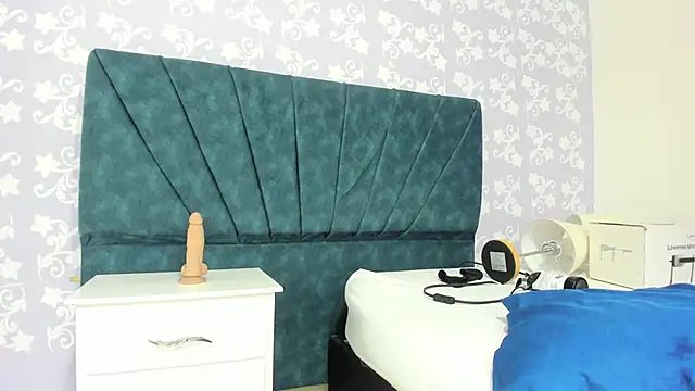 BritneySweet  online show from December 7, 2024, 2:09 am