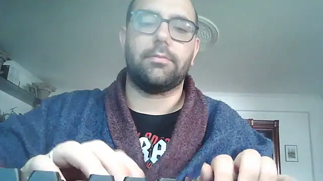 manokiitoo online show from April 12, 2026, 3:17 pm