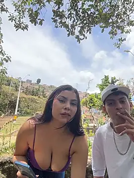 ValenSuarez25 online show from August 9, 2026, 4:56 pm