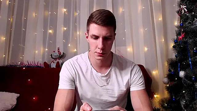 Snapshot of Chris_Brien chatting on January 16, 2025, 12:02 am Chris Brien online show from January 16, 2025, 12:02 am