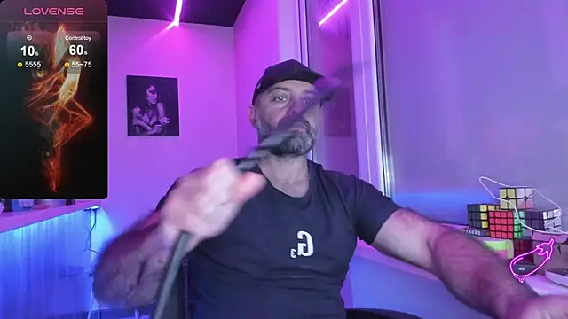 MAGABEAR077 online show from October 10, 2025, 1:32 pm