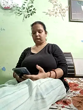 Kavya kapoor online show from February 26, 2025, 4:24 pm