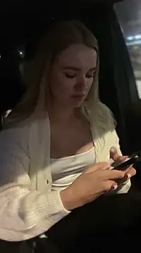 Devill Angel  online show from December 4, 2024, 4:05 pm