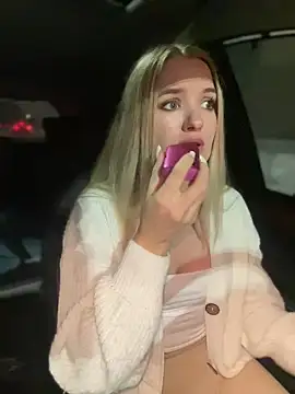 Devill Angel  online show from December 17, 2024, 2:22 pm