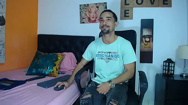 ryan musclexxx online show from December 12, 2024, 3:43 am
