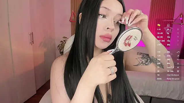 Kendall Bunnyy online show from November 10, 2025, 8:41 pm