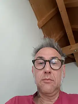 Snapshot of Ragno1968 chatting on April 12, 2026, 4:34 pm Ragno1968 online show from April 12, 2026, 4:34 pm