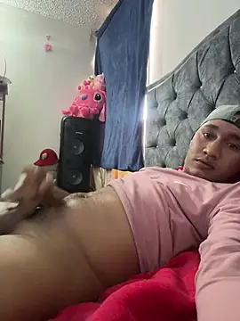 Snapshot of ZMalco2Hend8 chatting on February 7, 2026, 10:13 pm ZMalco2Hend8 online show from February 7, 2026, 10:13 pm