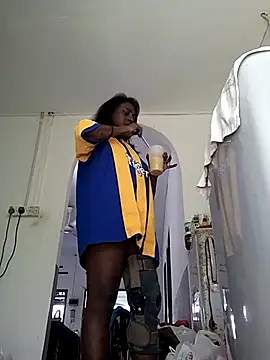 mamakarma1403 online show from October 6, 2025, 12:41 am