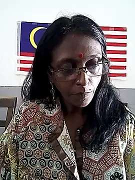 mamakarma1403 online show from October 17, 2025, 2:26 am