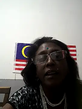 mamakarma1403 online show from November 3, 2025, 4:41 pm