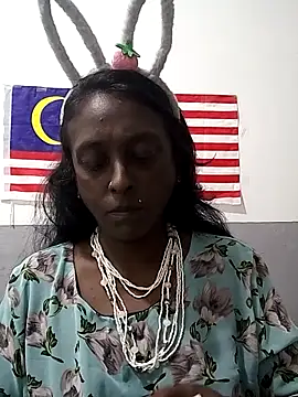 mamakarma1403 online show from November 18, 2025, 2:21 pm