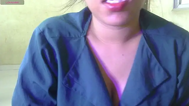 Snapshot of Preeti-Sexy chatting on June 22, 2026, 10:01 am Preeti-Sexy online show from June 22, 2026, 10:01 am
