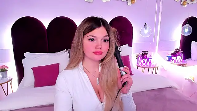 ZaraBloom online show from March 9, 2026, 3:16 pm