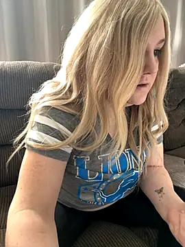 PuckBunny17 online show from October 10, 2025, 5:45 pm