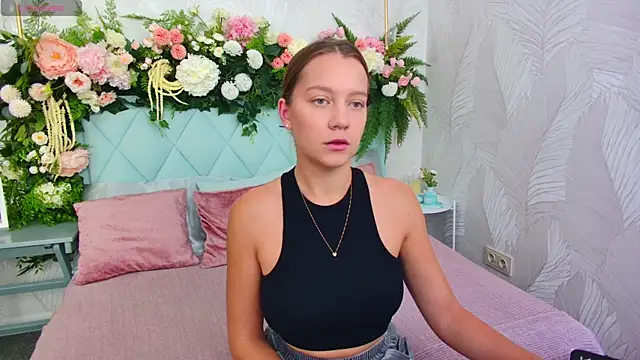 AliceBrayan online show from October 11, 2025, 5:17 am