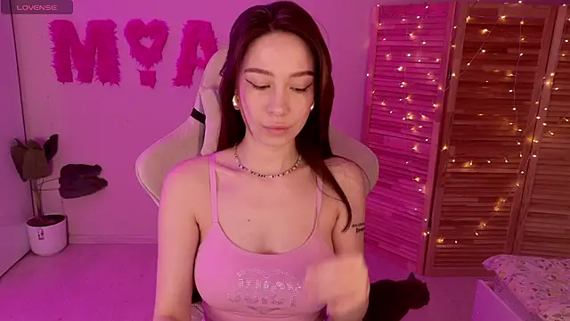 Miss Mia Murr online show from November 19, 2025, 4:45 am