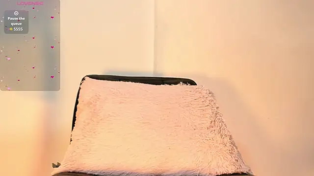 Sofia Burbano online show from December 19, 2025, 9:00 pm