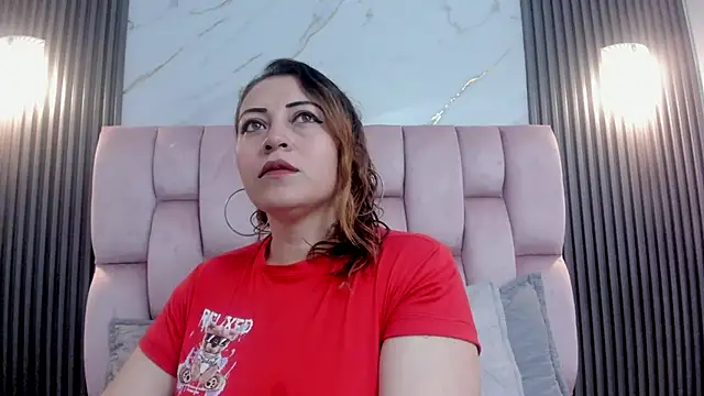 Snapshot of Soofhiaa_R chatting on December 9, 2024, 12:08 pm Soofhiaa R online show from December 9, 2024, 12:08 pm